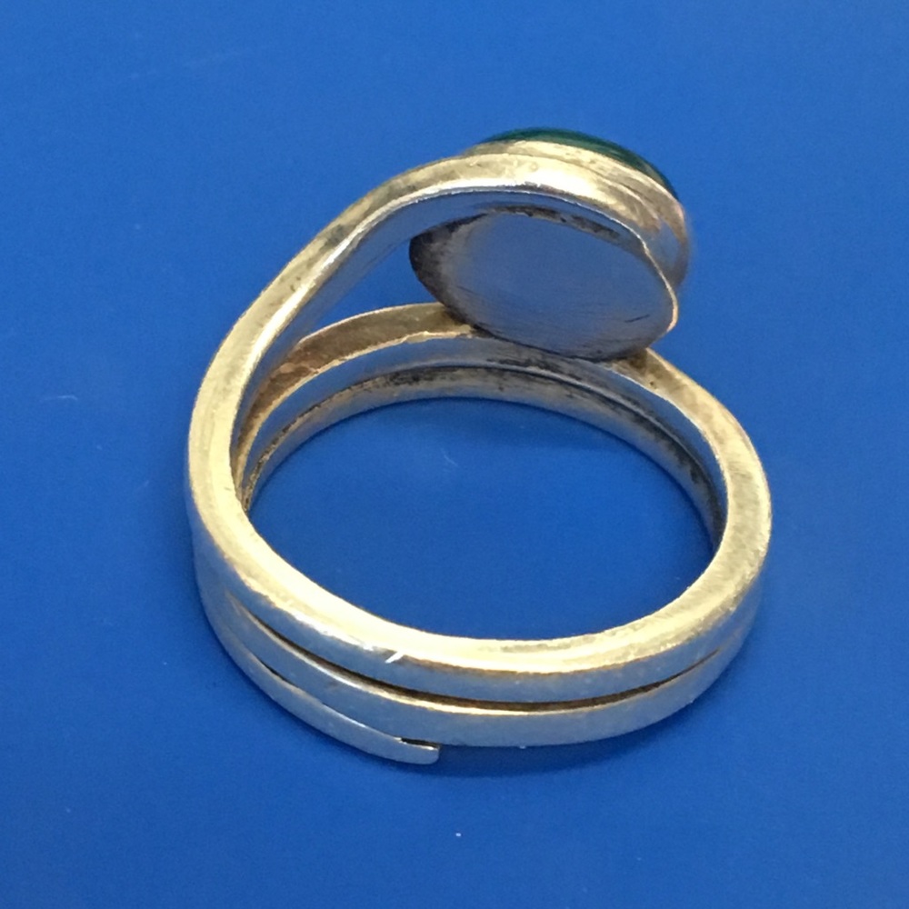Sterling Green Stone Ring - Picture 3 of 8